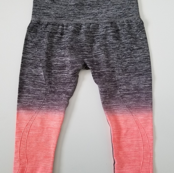 Itzon Ombre Capri Yoga Leggings Size XL - Picture 4 of 7